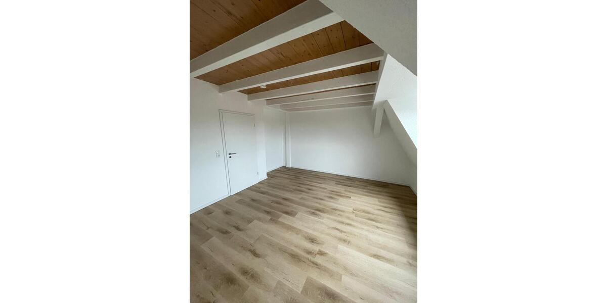Wohnen auf Zeit Nürnberg Eberhardshof - 5 Zimmer, 145 m&sup2;, 300&euro; | Angebot:26492689