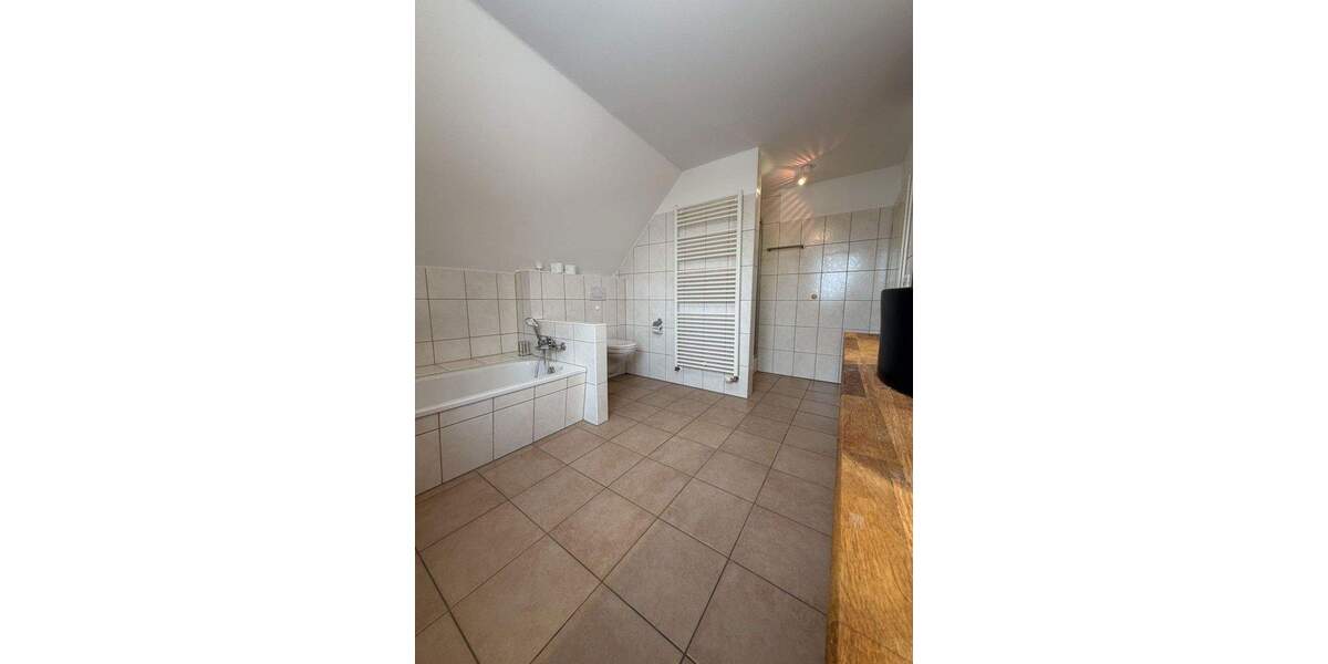 Einfamilienhaus Kröslin - 6 Zimmer, 220 m&sup2;, 1.990&euro; | Angebot:24671910