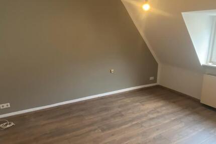 2,5 Zimmer DG-Wohnung zentral in Erle gelegen. 2 zimmer