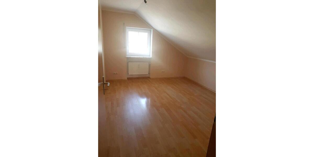 Dachgeschoßwohnung Walderbach - 4 Zimmer, 120 m&sup2;, 750&euro; | Angebot:26023297