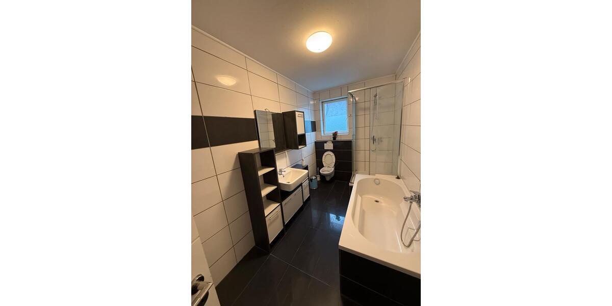 4-Zimmer-Wohnung ca. 150 m² – Küche & Bad 4 zimmer