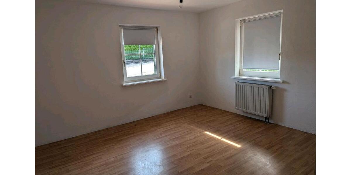 Erdgeschoßwohnung Memmingen - 4 Zimmer, 160 m&sup2;, 1.400&euro; | Angebot:26072112