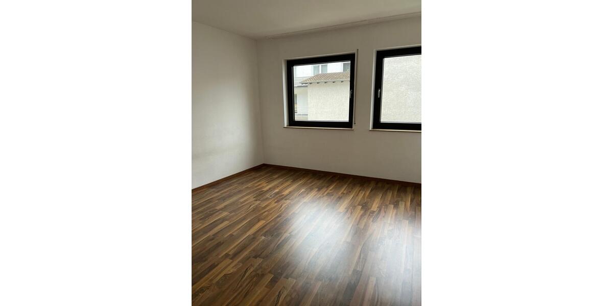 Etagenwohnung Bad Kreuznach Bad Münster am Stein-Ebernburg - 4 Zimmer, 111 m&sup2;, 785&euro; | Angebot:26285923