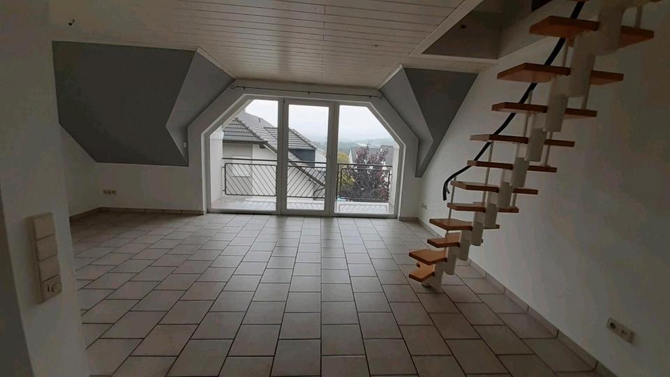 55494 Rheinböllen Dachgeschosswohnung mit Balkon und Spitzboden zimmer