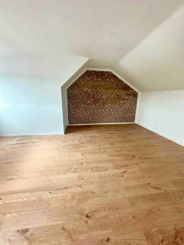 *Wunderschöne renovierte 3 Zimmerwohnung mit Balkon*