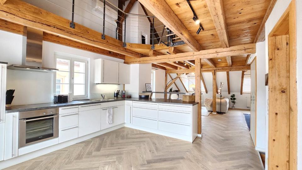 Dachgeschoßwohnung Waldshut-Tiengen Tiengen - 2 Zimmer, 95 m&sup2;, 1.450&euro; | Angebot:23601188