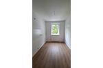 Neu renoviert- 2 Zimmerwohnung mit Balkon in guter Lage zimmer
