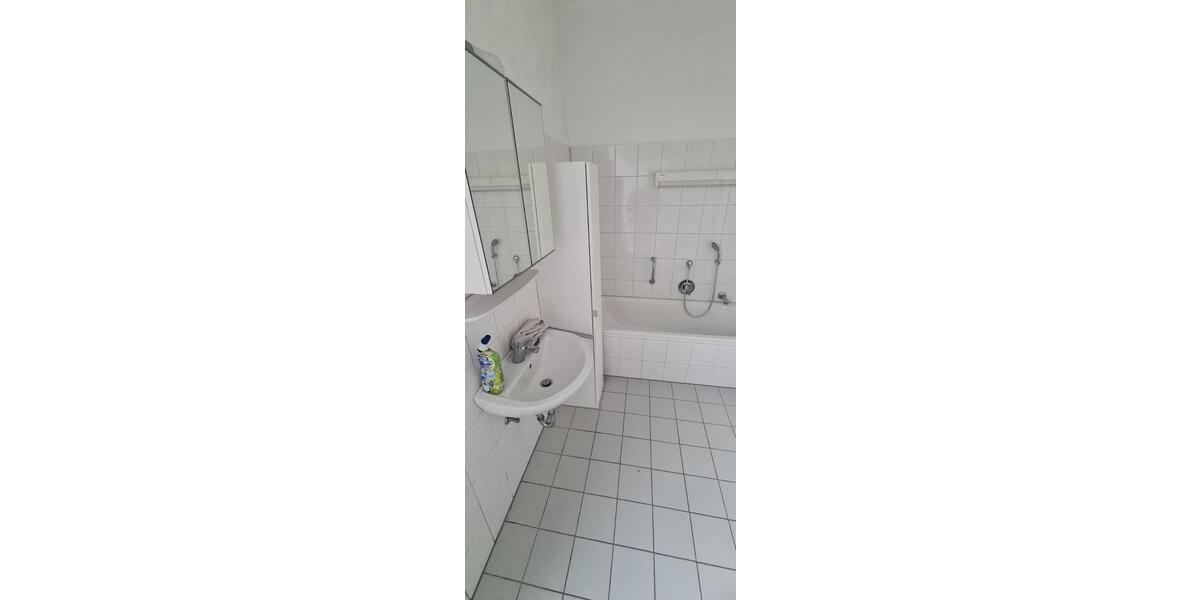 Erdgeschoßwohnung Emden - 2.5 Zimmer, 90 m&sup2;, 540&euro; | Angebot:24678140