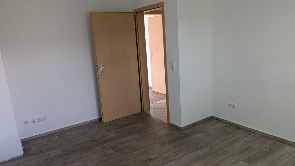 Etagenwohnung Schleife - 4 Zimmer, 68 m&sup2;, 380&euro; | Angebot:25959990