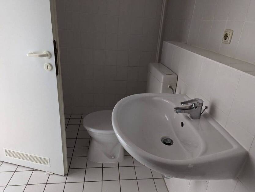 3 Zimmer Wohnung, 3. OG mit Aufzug - Tiefgarage - Balkon - Gäste WC