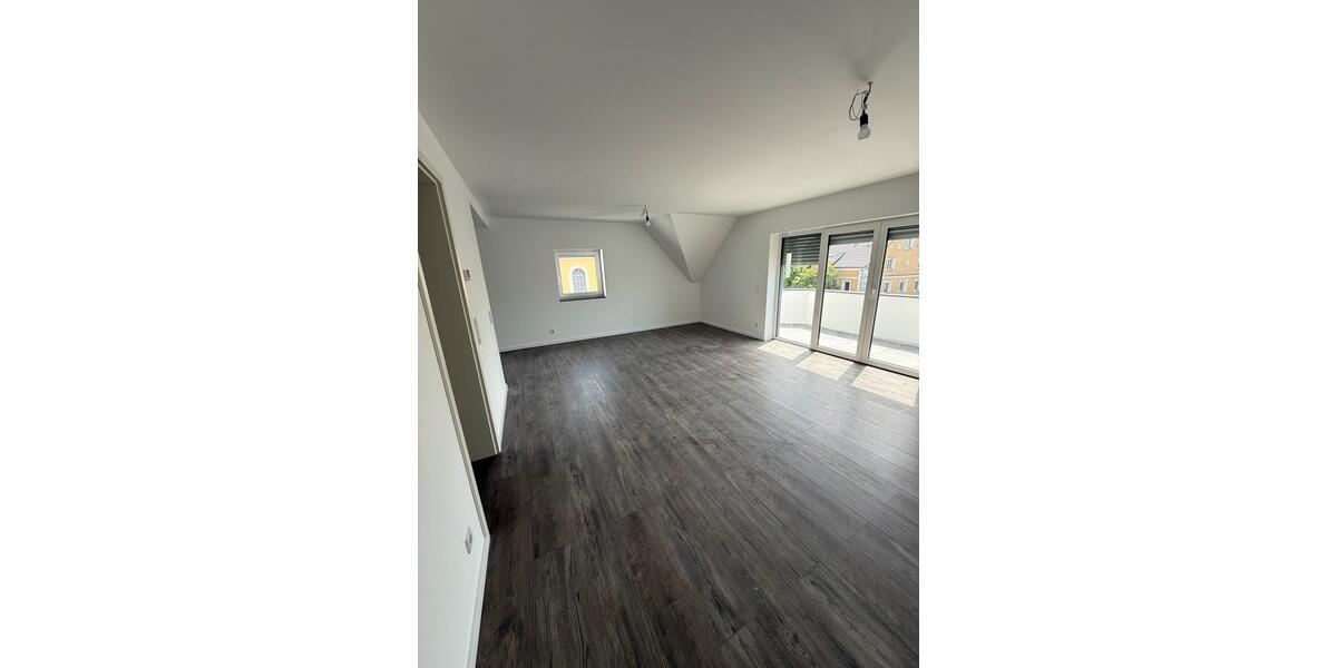 Dachgeschoßwohnung Wiehl - 3 Zimmer, 95 m&sup2;, 1.100&euro; | Angebot:26698734