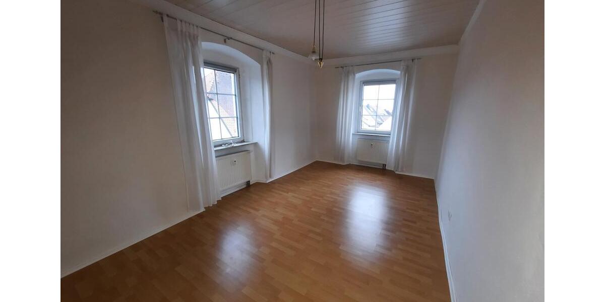 Etagenwohnung Floß - 3 Zimmer, 80 m&sup2;, 520&euro; | Angebot:26137382