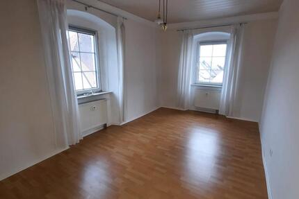 Wohnung Floß - 3 Zimmer, 80 m&sup2;, 520&euro; | Angebot:26137382