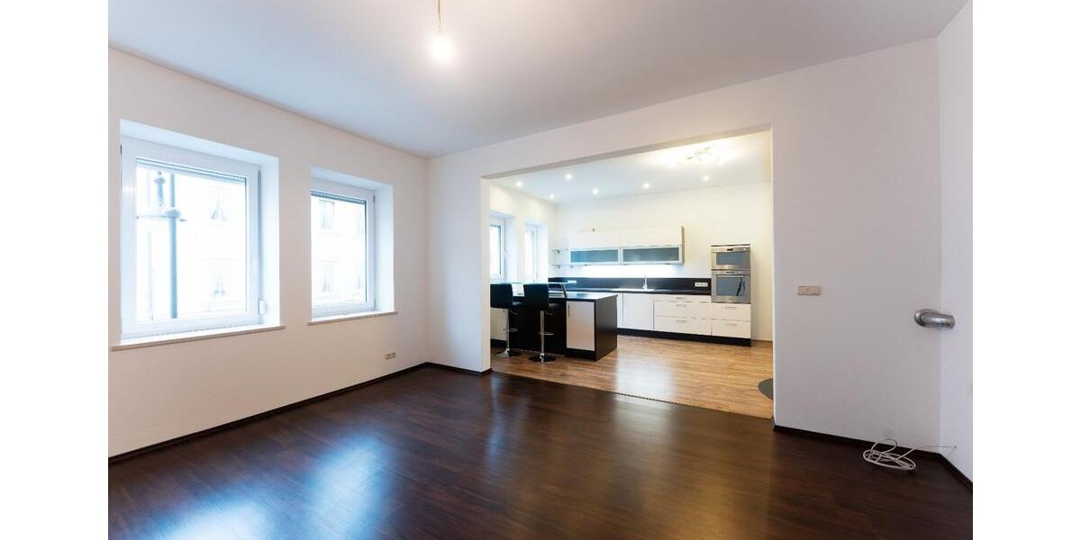 Etagenwohnung Simbach am Inn - 4 Zimmer, 128 m&sup2;, 900&euro; | Angebot:25005319