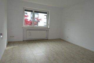 NEU! Sonniger Balkon - schöner Grundschnitt - Zentrale Lage! 3 zimmer