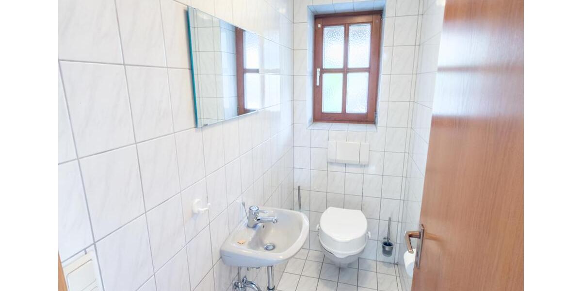 Doppelhaushälfte Großheirath - 4.5 Zimmer, 140 m&sup2;, 1.050&euro; | Angebot:24784370