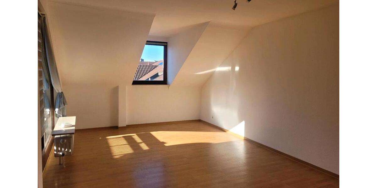 Dachgeschoßwohnung Pforzheim Dillweißenstein - 1 Zimmer, 40 m&sup2;, 570&euro; | Angebot:24605896