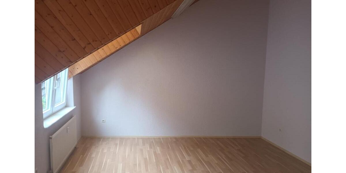 Etagenwohnung Weinheim - 2 Zimmer, 67 m&sup2;, 770&euro; | Angebot:25887940