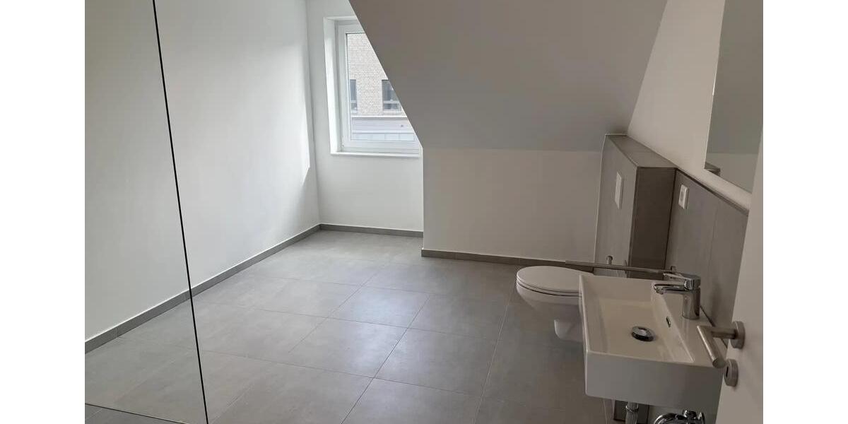 Doppelhaushälfte Uchte - 6 Zimmer, 178 m&sup2;, 1.400&euro; | Angebot:26255584