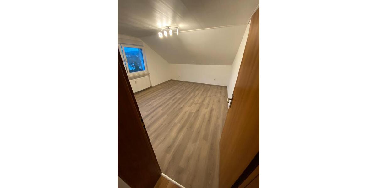 Dachgeschoßwohnung Lauterbach (Hessen) - 4 Zimmer, 106 m&sup2;, 800&euro; | Angebot:25814286