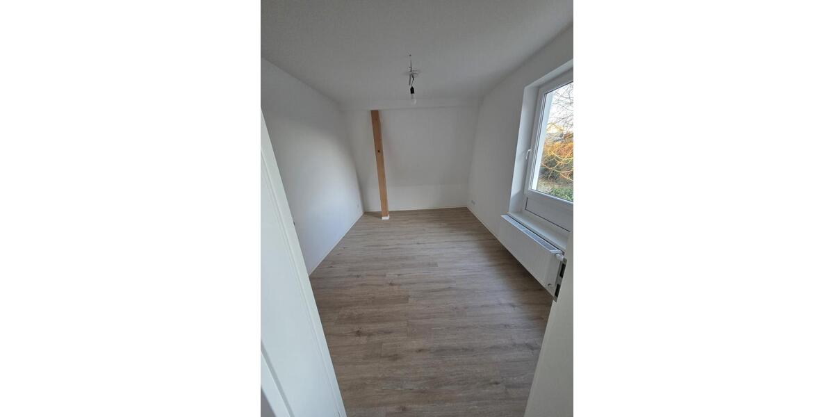 Etagenwohnung Heide - 4 Zimmer, 90 m&sup2;, 950&euro; | Angebot:25571425