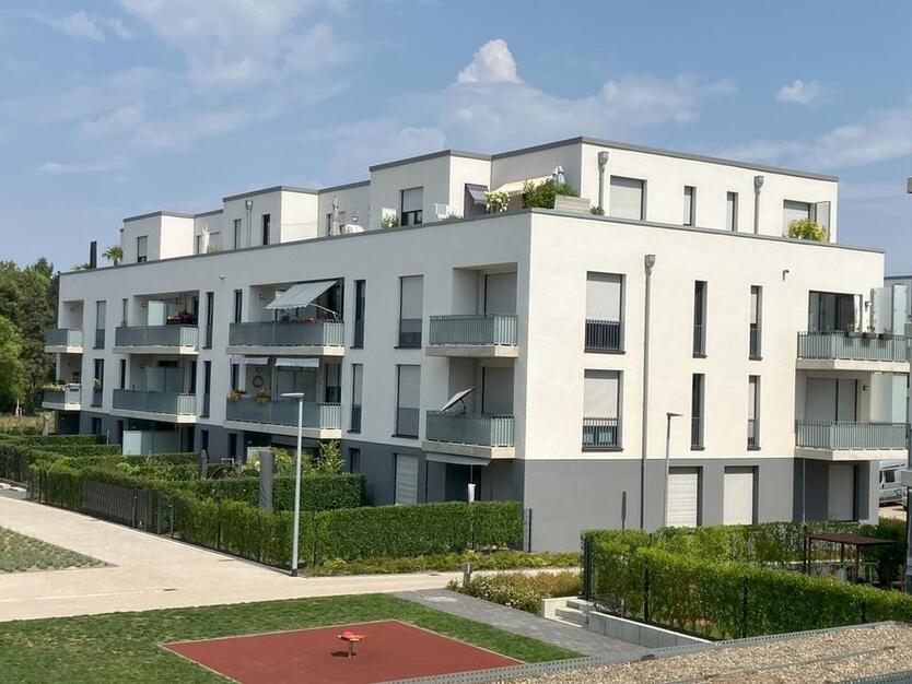 Bei VIVAWEST die Sonnenstrahlen auf der eigenen Terrasse genießen. zimmer