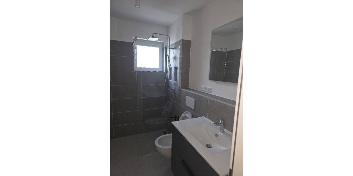 Etagenwohnung Eschborn - 5 Zimmer, 133 m&sup2;, 1.850&euro; | Angebot:26804274