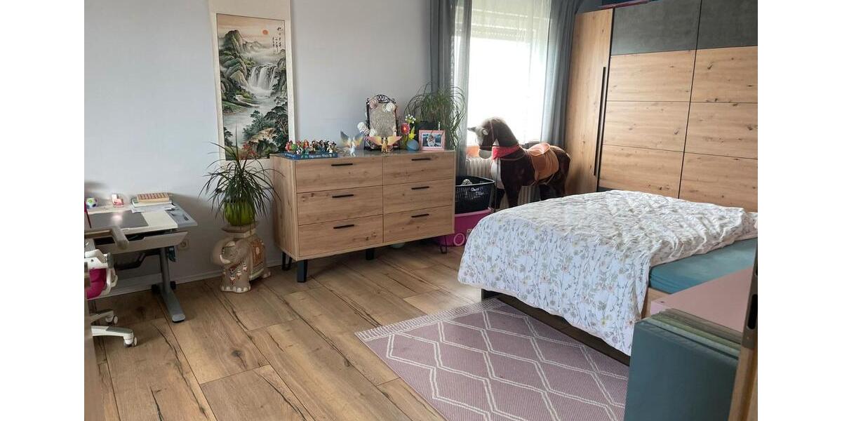 Etagenwohnung Osterburken - 5 Zimmer, 160 m&sup2;, 1.300&euro; | Angebot:26089148