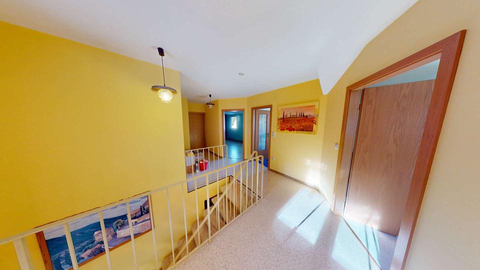 Einfamilienhaus Biedenkopf - 5 Zimmer, 140 m&sup2;, 850&euro; | Angebot:24851928