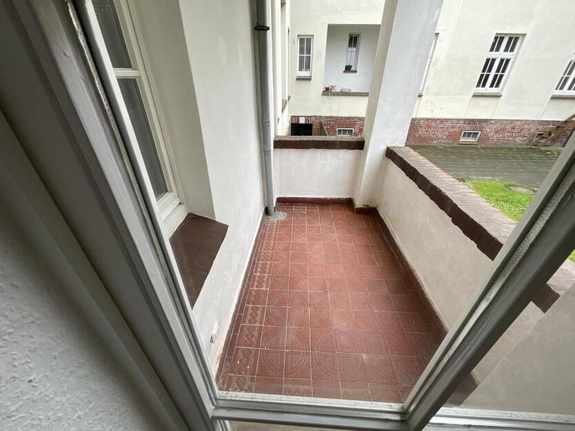 Bereits modernisierte 3-ZKB-Balkonwohnung im Erdgeschoss in Heppens zu vermieten! zimmer