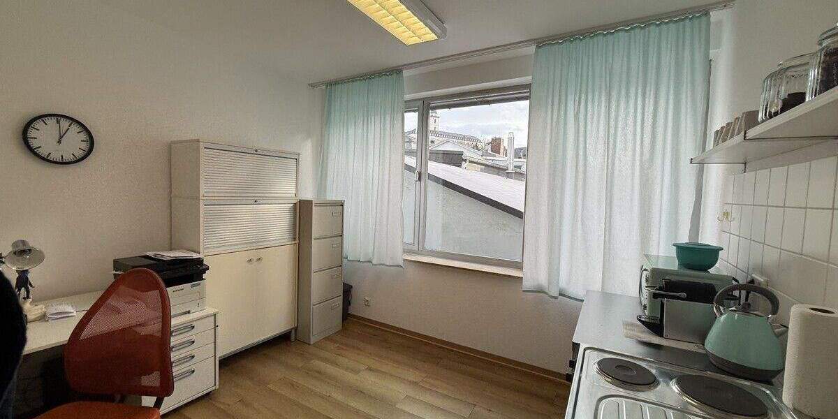 Gewerbeobjekt Siegburg - 4 Zimmer, 104 m&sup2;, 1.300&euro; | Angebot:25165365