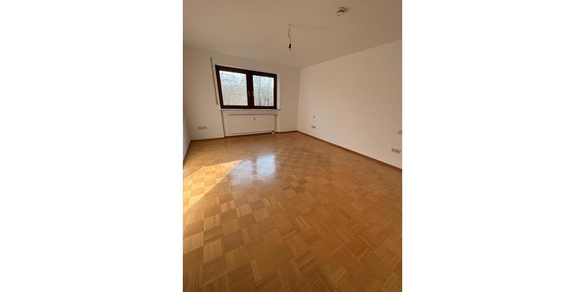 Erdgeschoßwohnung Regensburg Galgenberg - 3 Zimmer, 115 m&sup2;, 1.400&euro; | Angebot:25807311