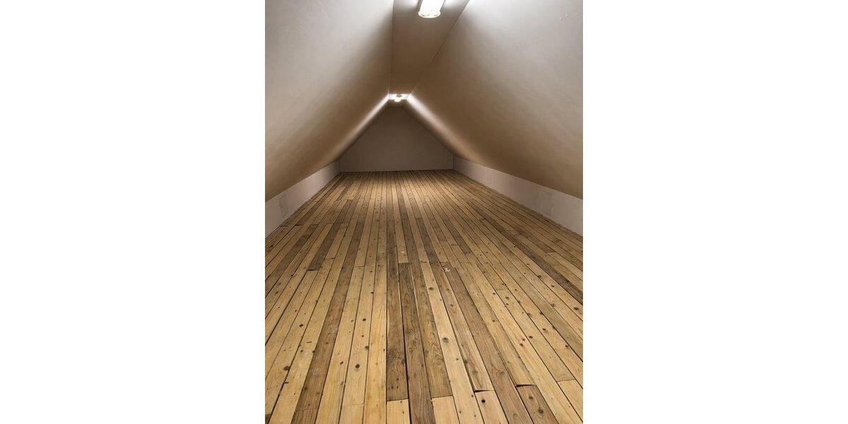 Einfamilienhaus Brackel - 7 Zimmer, 220 m&sup2;, 2.400&euro; | Angebot:26698292