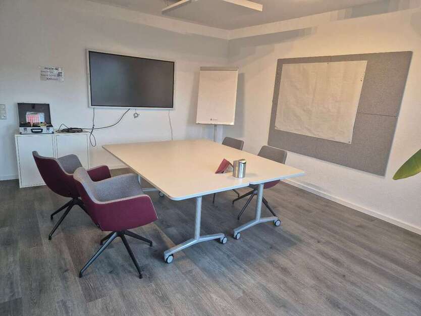 Büro in Overath 465 € 8 m²