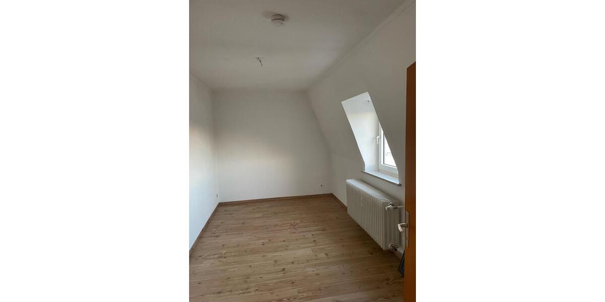 Dachgeschoßwohnung Lübeck Sankt Jürgen - 2 Zimmer, 60 m&sup2;, 720&euro; | Angebot:26420845