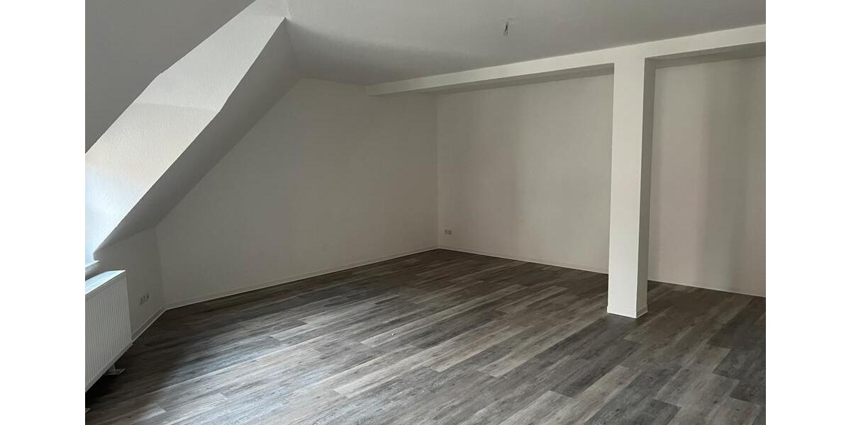 Dachgeschoßwohnung Eisleben (Lutherstadt) - 3 Zimmer, 99 m&sup2;, 700&euro; | Angebot:25339132