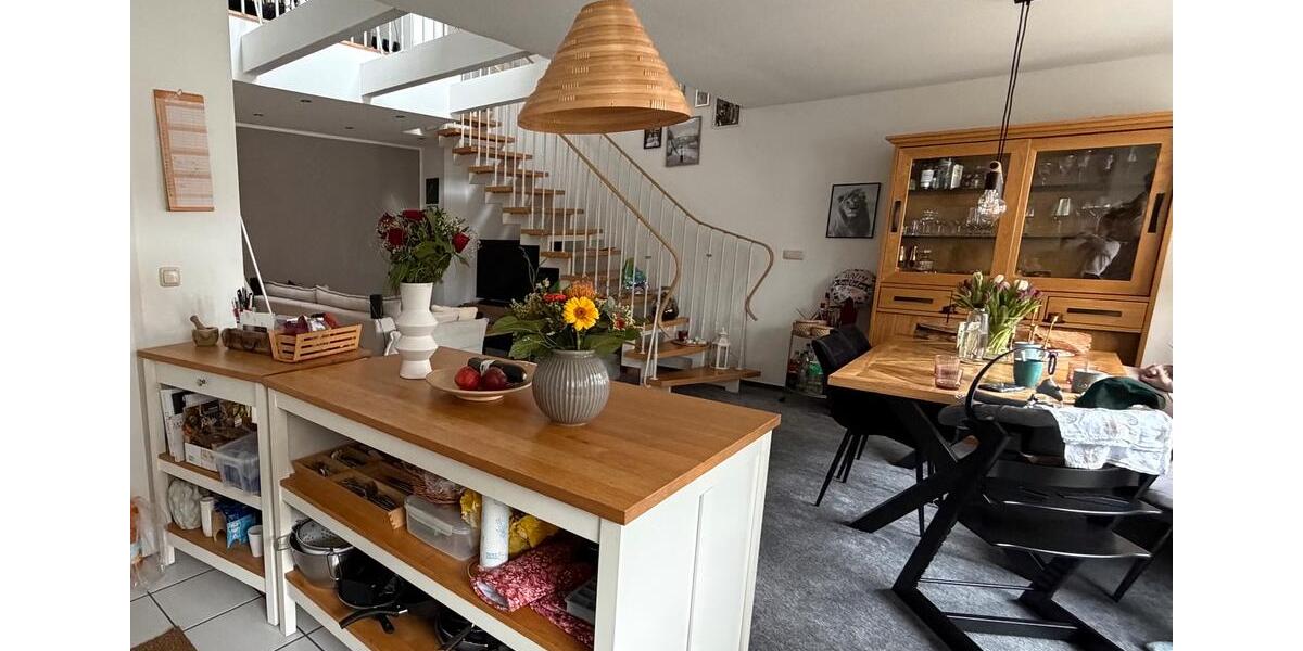 Maisonettenwohnung Pinneberg - 3 Zimmer, 93 m&sup2;, 1.300&euro; | Angebot:25163906