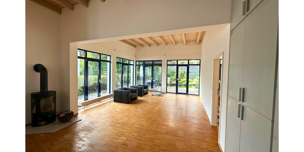 Doppelhaushälfte Neuenrade - 6 Zimmer, 140 m&sup2;, 985&euro; | Angebot:24700037