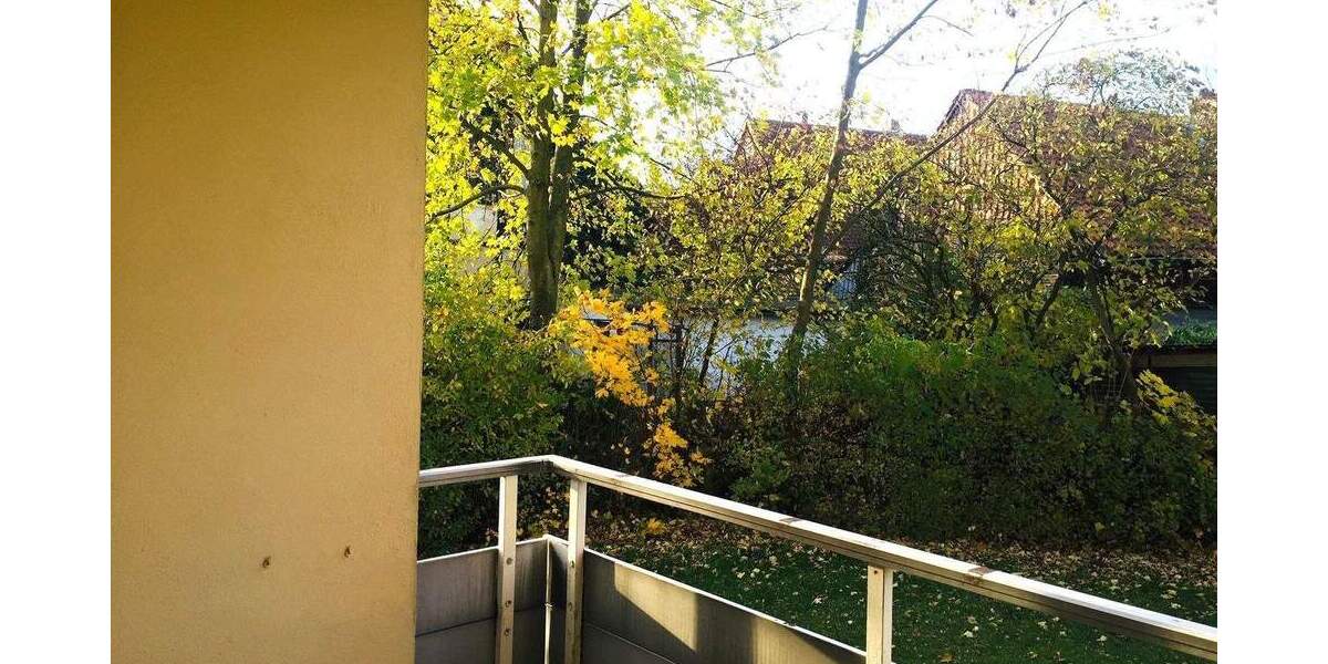Klasse Singlewohnung - Tageslichtbad mit Wanne - gemütliche Loggia - Haus mit Fahrstuhl 1 zimmer