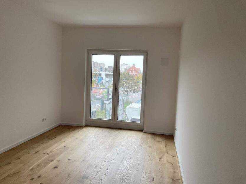 Achtung nur mit WBS!! Neubauwohnung mit Loggia, guter Schnitt, Parkett, Tageslichtbad, Aufzug 3 zimmer