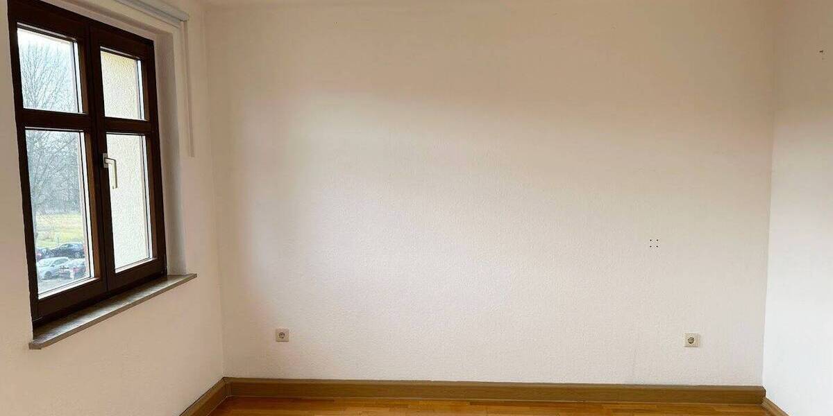 Etagenwohnung Dresden Klotzsche - 3 Zimmer, 69 m&sup2;, 665&euro; | Angebot:26154796