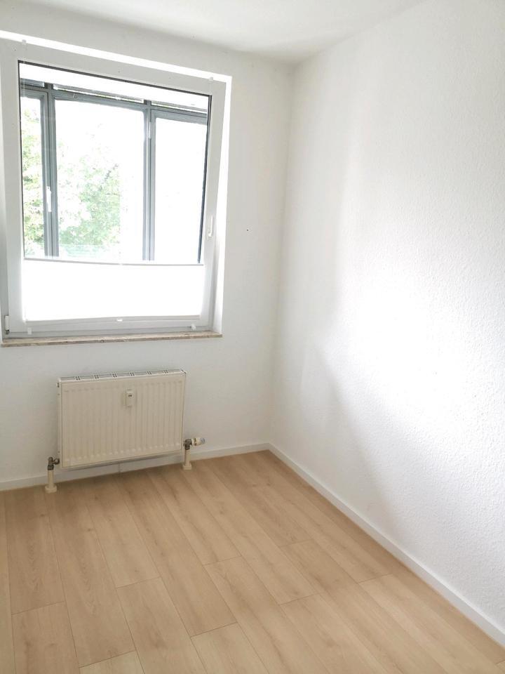 1,5-Zimmer-Wohnung, 42 qm, Balkon & Badewanne in Hainholz zimmer