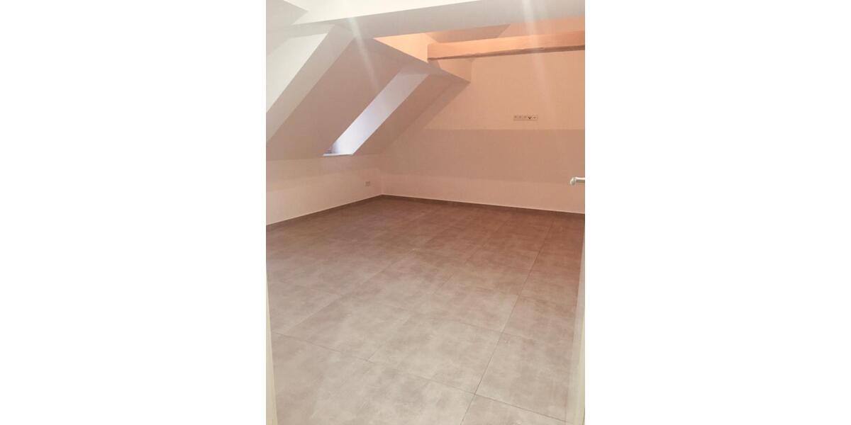 Dachgeschoßwohnung Volkach - 3.5 Zimmer, 80 m&sup2;, 899&euro; | Angebot:24415550