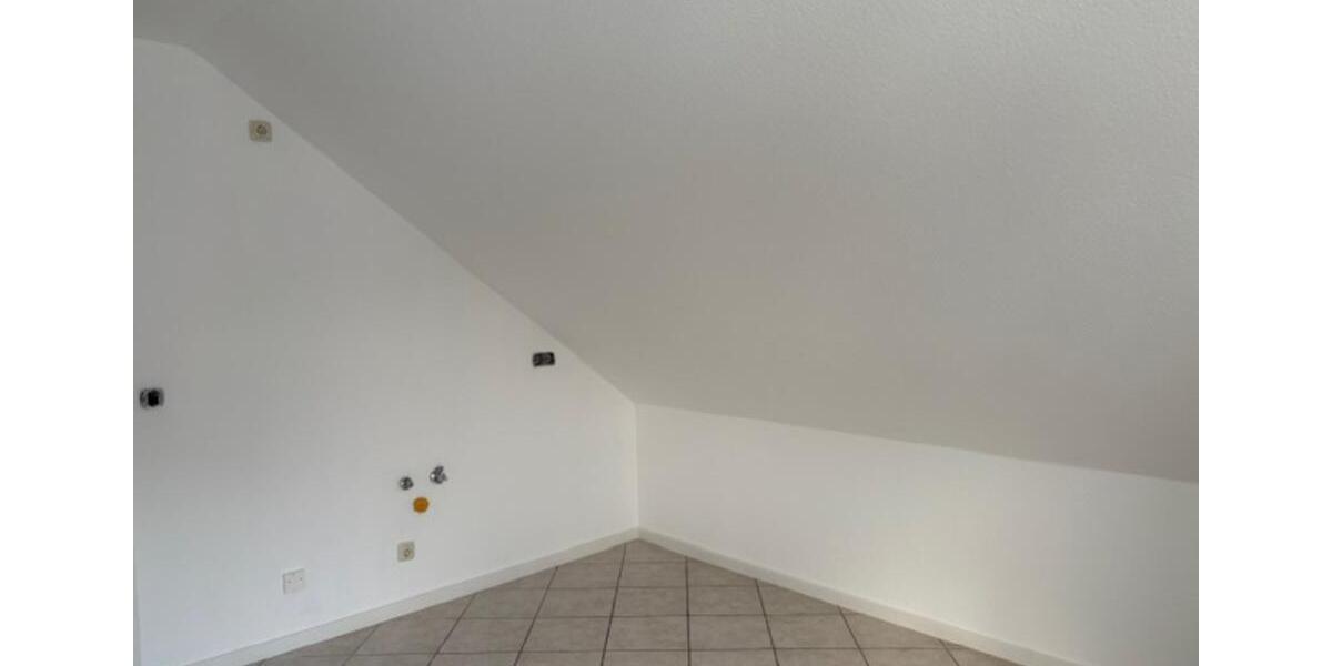 Dachgeschoßwohnung Nossen - 2 Zimmer, 77 m&sup2;, 500&euro; | Angebot:24360387