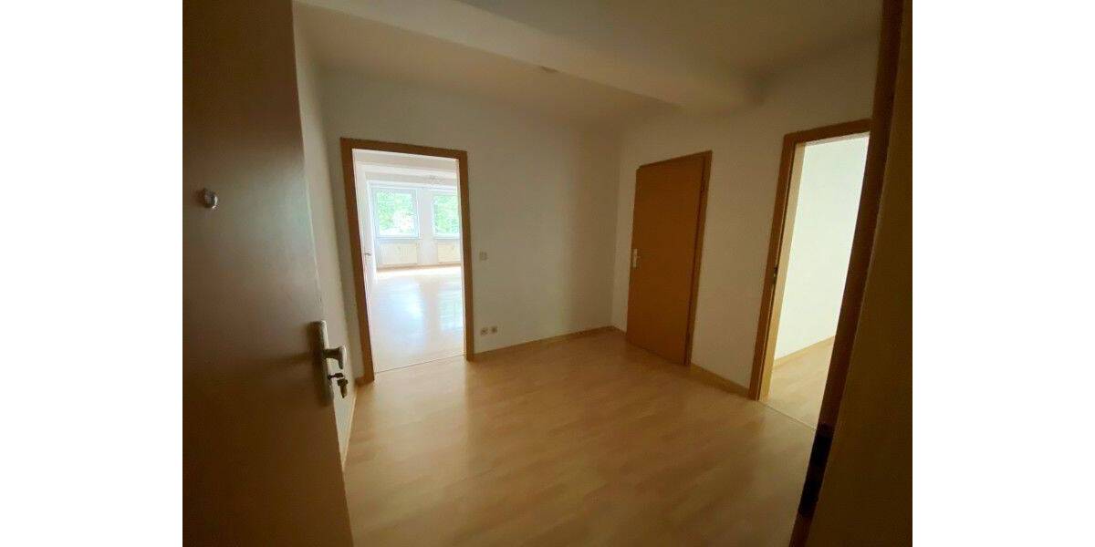 Etagenwohnung Plauen Stadtmitte - 2 Zimmer, 66 m&sup2;, 410&euro; | Angebot:26815800