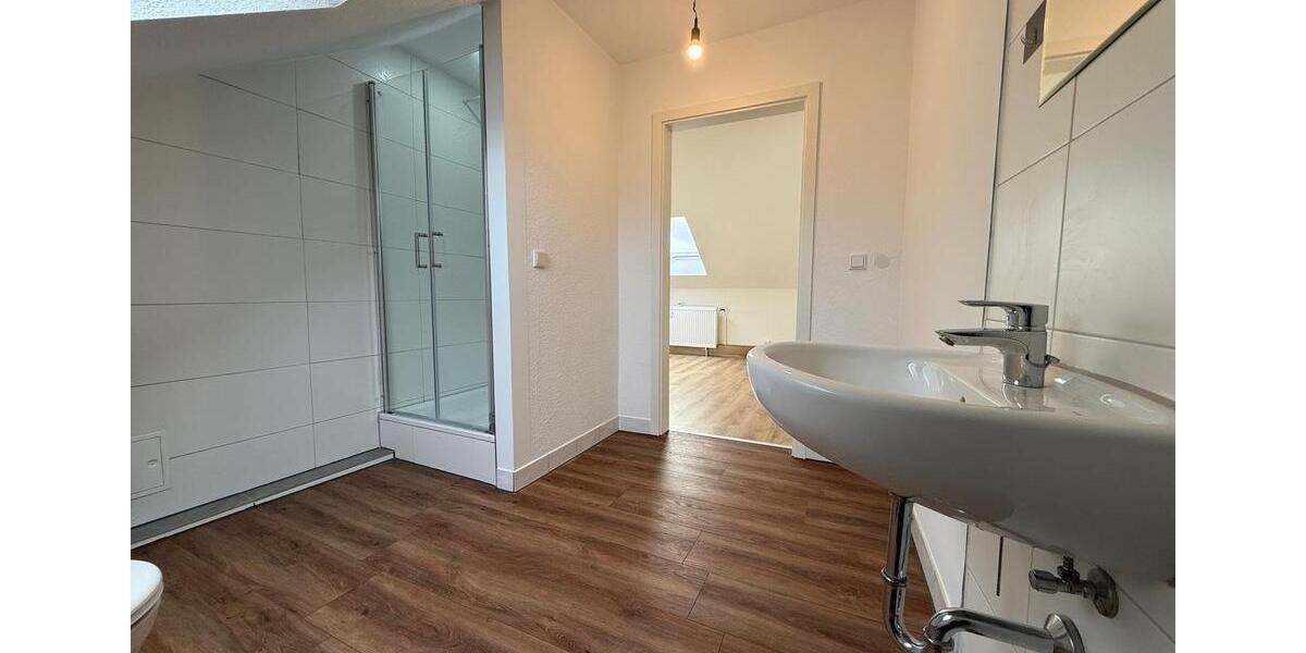 Dachgeschoßwohnung Lage - 2.5 Zimmer, 73 m&sup2;, 600&euro; | Angebot:25171871