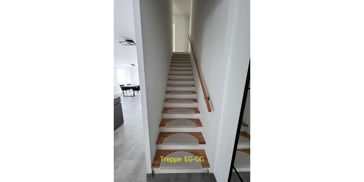 Doppelhaushälfte Hünfeld - 5 Zimmer, 143 m&sup2;, 1.400&euro; | Angebot:26563880