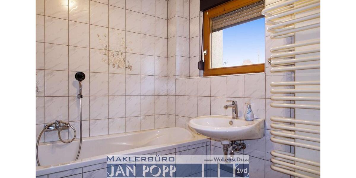 Große Wohnung mit Einbauküche und Gartennutzung 5 zimmer