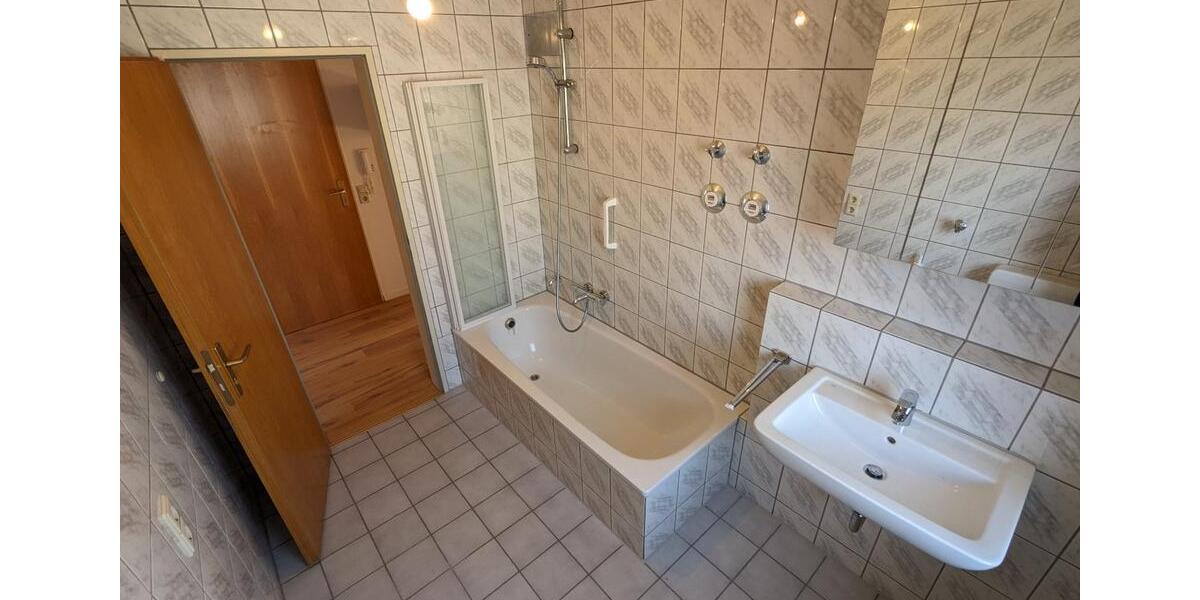 Dachgeschoßwohnung Bietigheim-Bissingen Bissingen - 3 Zimmer, 67 m&sup2;, 1.085&euro; | Angebot:26004497