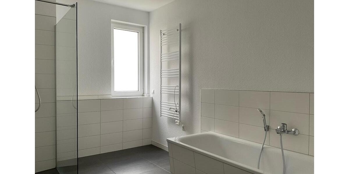 Etagenwohnung Bucha - 3 Zimmer, 90 m&sup2;, 1.129&euro; | Angebot:26007143